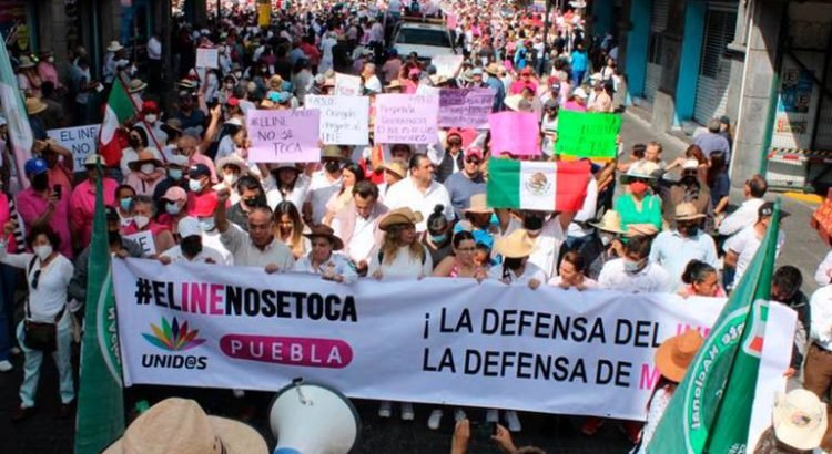 Marcha-en-defensa-del-INE-en-Puebla-750x410