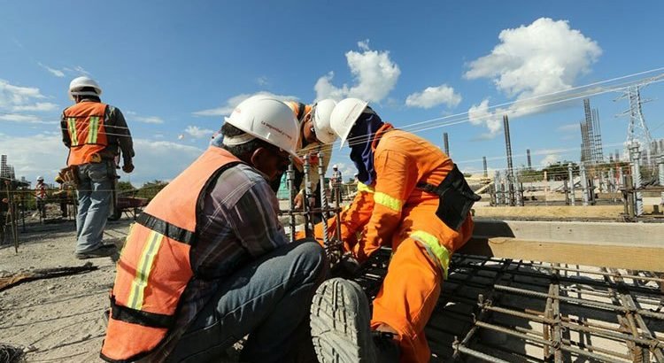 obreros-trabajando-750x410