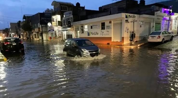 Lluvias en Pachuca causan inundaciones