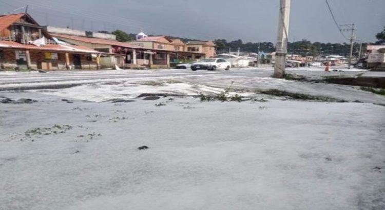 Nevado de Toluca se cubre de blanco en plena primavera