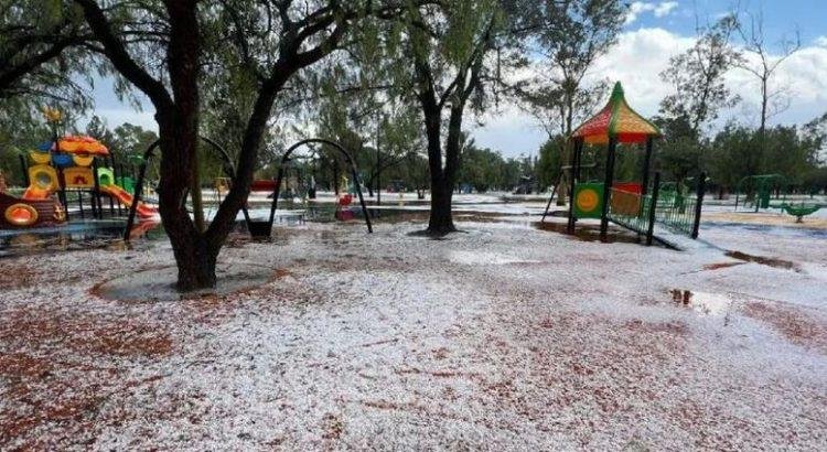 San Luis Potosí se pinta de blanco con la caída de granizo