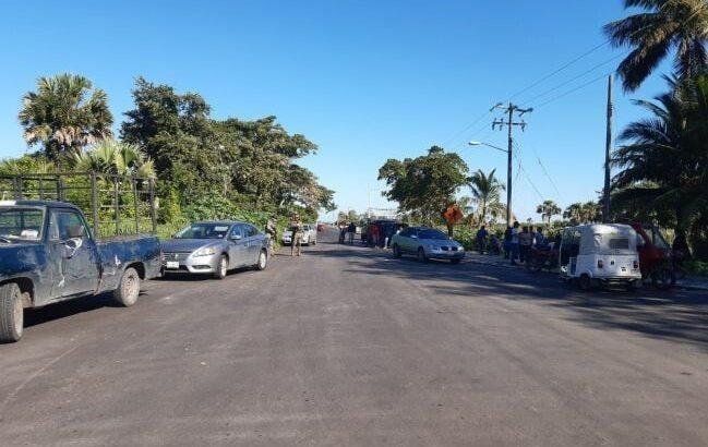 Ejidatarios de Atasta amenazan con bloqueo permanente del acceso a planta de Pemex