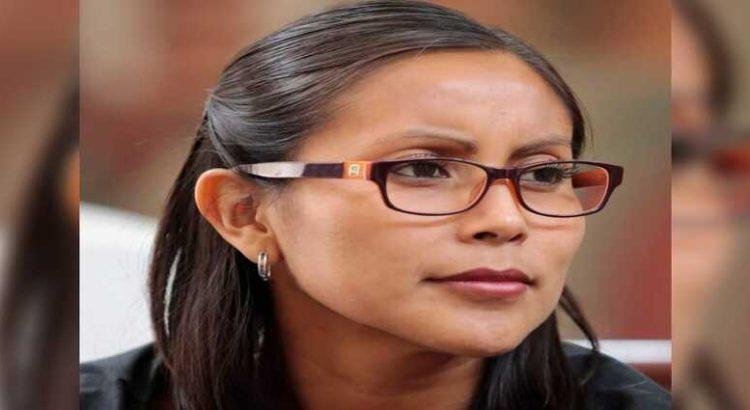 Ginarely Valencia, la moderadora del segundo debate de candidatas en Edomex