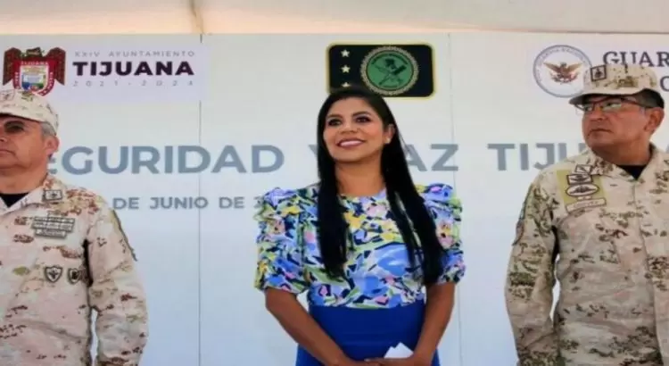 Monserrat Caballero ya vive en el cuartel militar