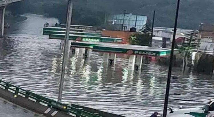 Fuerte granizada en Tlalnepantla y Naucalpan dejó como resultado, carros varados y percance vial