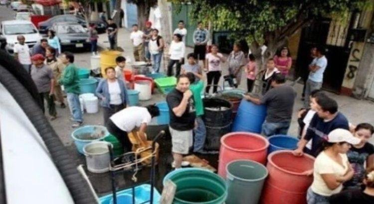 Habitantes exigen destitución del alcalde por falta de agua en Ecatepec