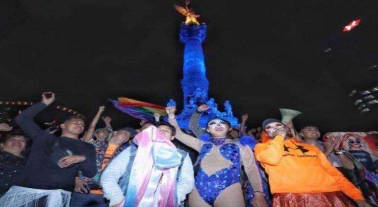 Celebran en el Ángel de Independencia el triunfo de Wendy Guevara