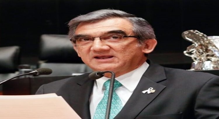 Américo le pide ayuda a Palacio para colocar a sus senadores