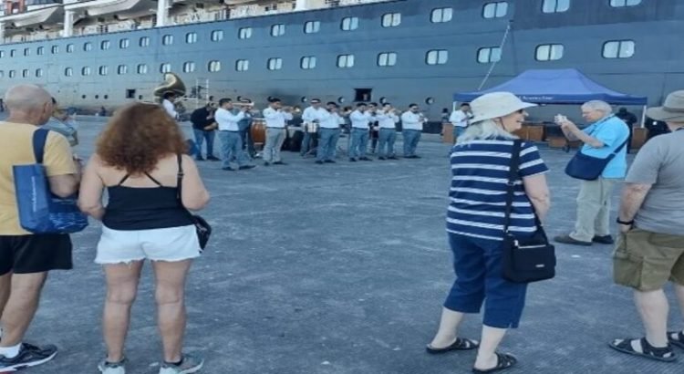 Recibieron en Topolobampo al crucero Volendam