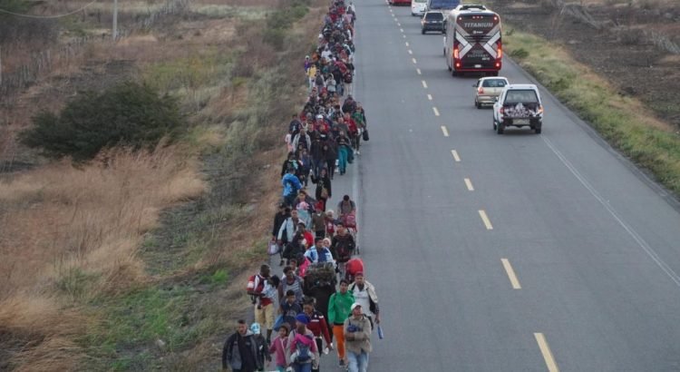 Coordinador de caravana migrante que cruza Oaxaca pide medidas cautelares a CNDH