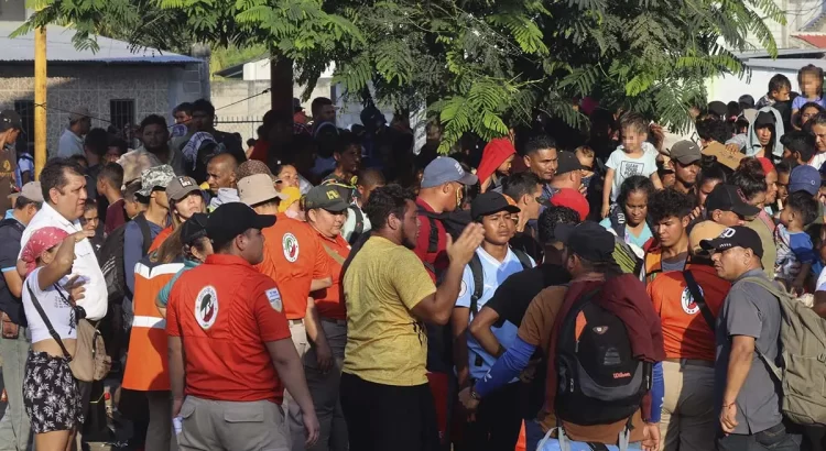 Más 500 migrantes del ‘Éxodo de la Pobreza’ se reagrupan y continúan la caravana
