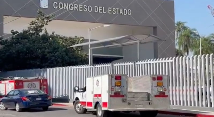 Fuerte movilización policiaca por amenaza de bomba en el Congreso de Cuernavaca