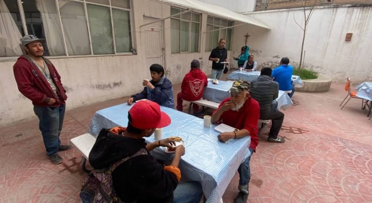 Se incrementa la demanda de desayunos en Cáritas