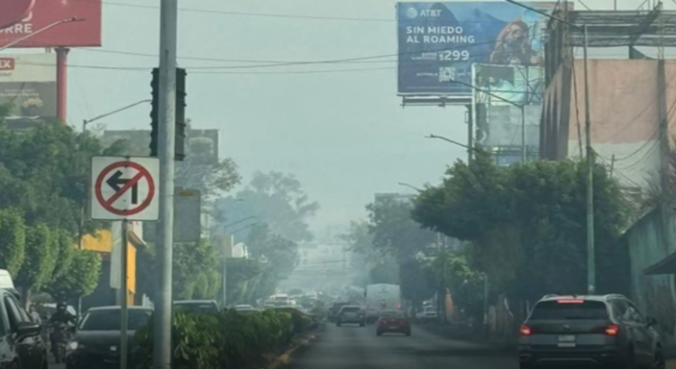 Incontrolables los Incendios forestales en Cuernavaca; el aire luce contaminado