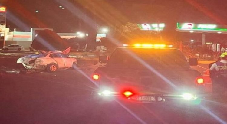 3 personas pierden la vida prensadas en un accidente en la carretera Querétaro-San Luis Potosí3 personas pierden la vida prensadas en un accidente en la carretera Querétaro-San Luis Potosí