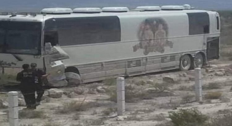 El autobús de Los Dos Carnales sufre un accidente en Coahuila