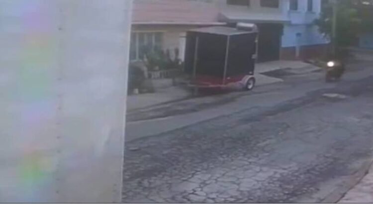 Captan violento asalto a padre y su hijo mientras lo llevaba a la escuela en Ecatepec
