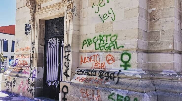 Restaurarán en marzo Reloj Monumental después de tres años con pintas