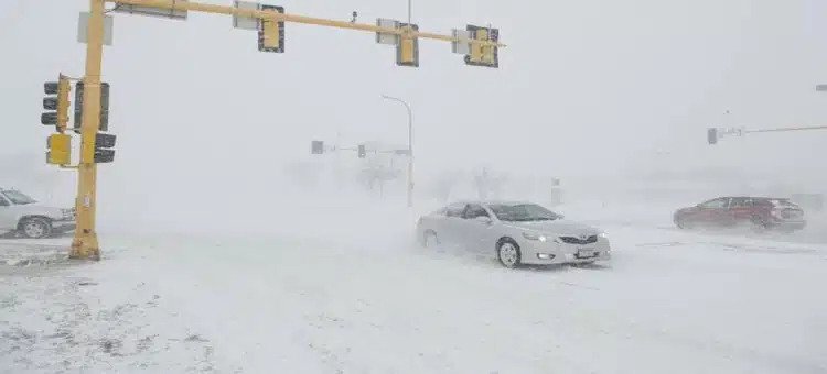 Tormenta invernal en EE.UU. afecta el transporte, vuelos y amenaza a millones