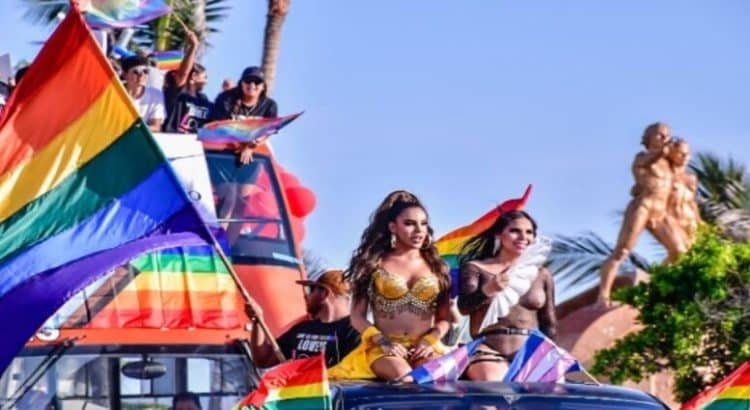 Marcha la comunidad LGBT en Mazatlán