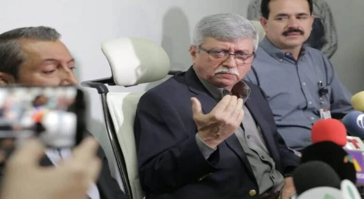 Exsecretario de Salud de Sinaloa sufre violento asalto en Culiacán
