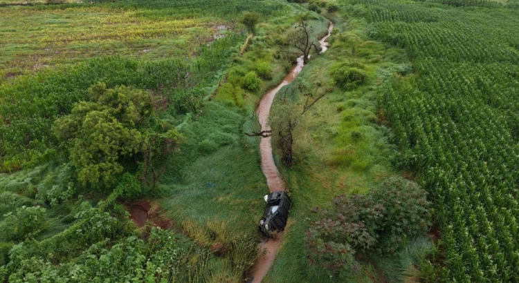 Tres muertos tras intentar cruzar río en camioneta, en Tepatitlán, Jalisco