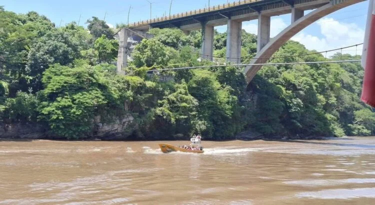 Funcionaria se lanza de Puente Belisario Domínguez