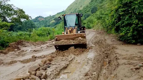 Atienden-desgajamiento-de-tierra-en-San-Jose-Chiapas