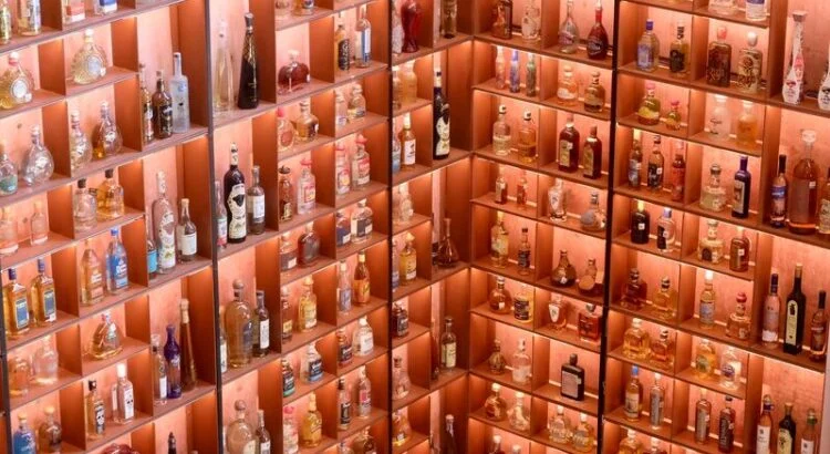 Jalisco rompe Récord Guinness con la mayor exhibición de botellas de tequila en un solo espacio