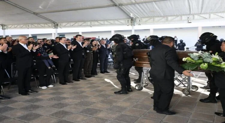 Le dan el último adiós a oficial de la PAR que murió tras enfrentamiento armado en Coahuila