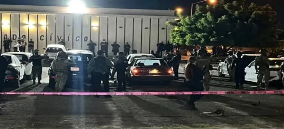 Lanzan artefacto explosivo a Centro de Seguridad de Mazatlán