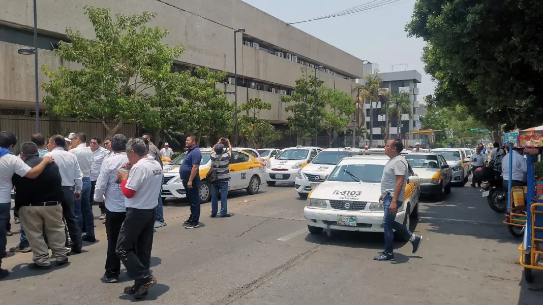 Taxistas de Chiapas exigen control a plataformas