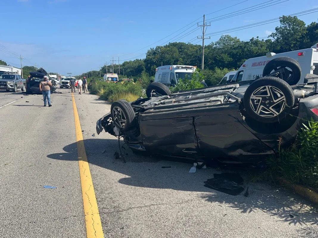 Turista extranjera muere en aparatoso choque en la vía Playa-Tulum