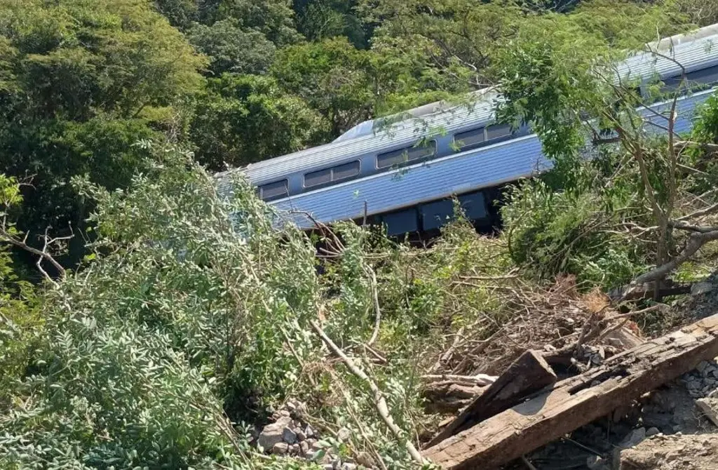 FGR entrega los cuerpos de los fallecidos en el descarrilamiento del Tren Interoceánico