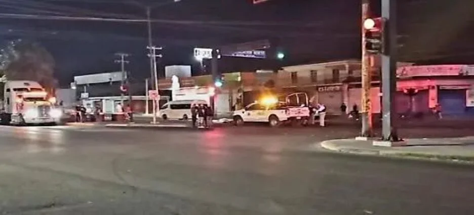 Hombre es ejecutado frente a la estación de la Ecovía en Monterrey