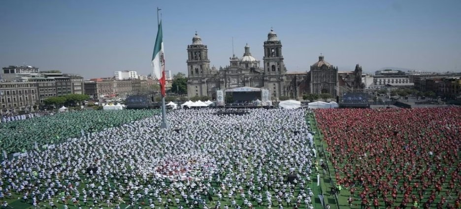 CDMX rompe Récord Guinness con la clase de futbol más grande del mundo; participan 9 mil 500 personas