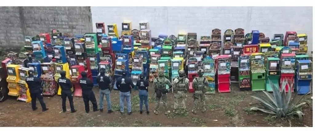 Decomisan máquinas tragamonedas