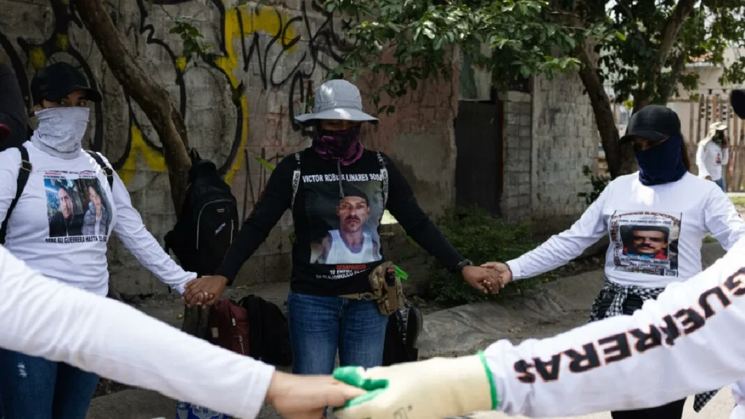 Guerreros Buscadores de Jalisco localizan cuerpo sepultado en Tlajomulco