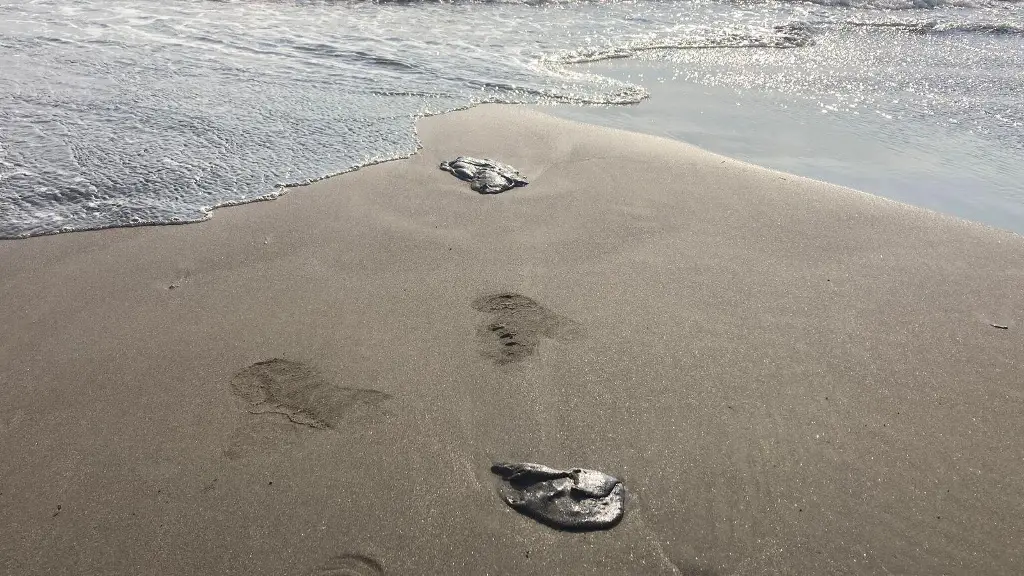 Residuos de crudo llegan a Costa Esmeralda