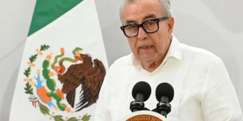 Adelanta Rubén Rocha que continuará en el cargo