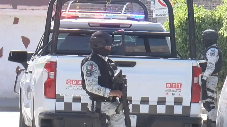 Conductor fue asesinado mientras esperaba en un semáforo en Celaya, Guanajuato