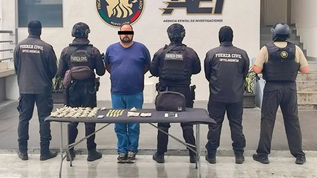 Detienen a hombre con más de 100 dosis de droga en Monterrey