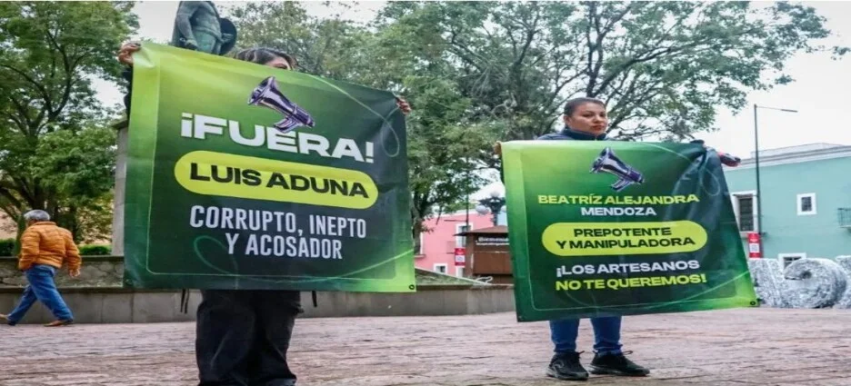 Artesanos se manifiestan contra Ayuntamiento