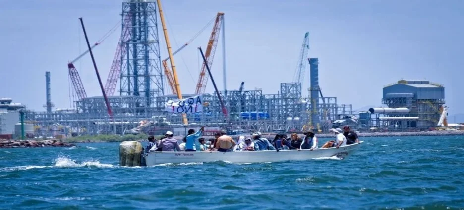 Comunidades indígenas y ambientalistas bloquean planta de amoniaco en Topolobampo