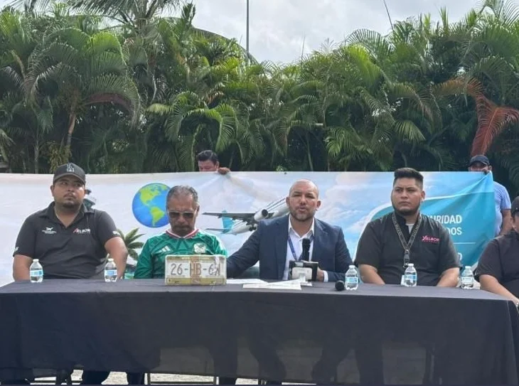 Denuncian transportistas competencia ilegal en el Aeropuerto Internacional de Cancún