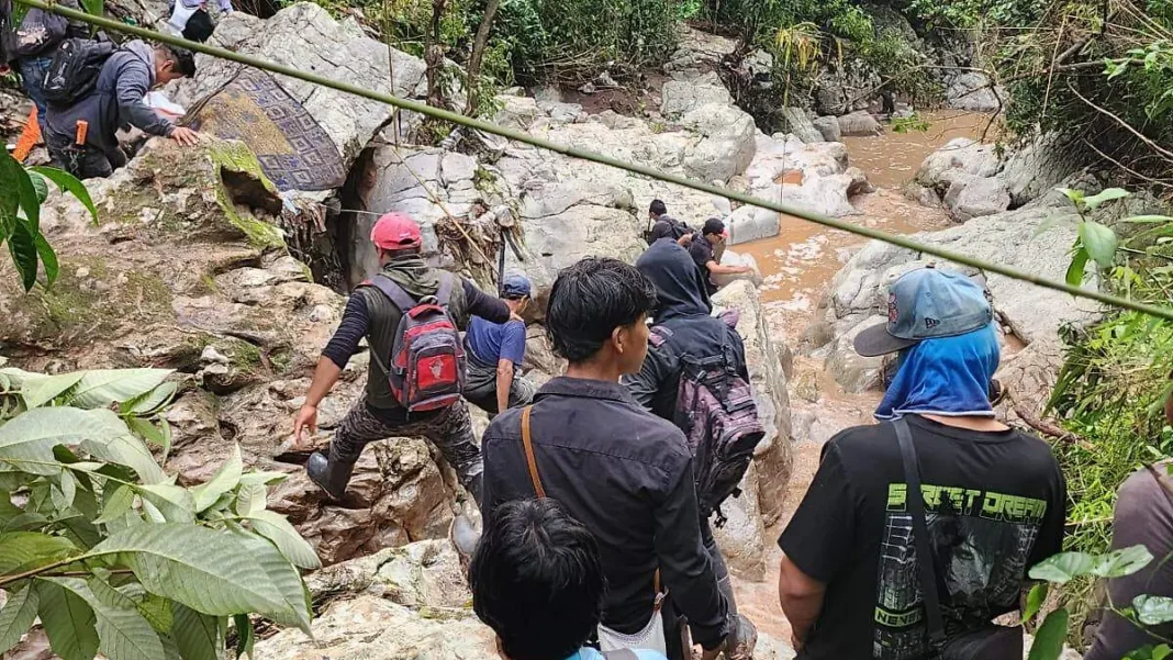 Mujer desaparece tras ser arrastrada por río durante lluvias en Chenalhó