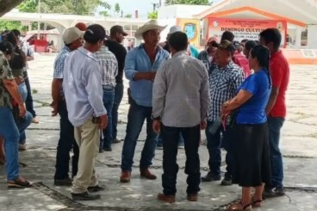 Comunidades de Las Choapas amenazan con bloqueos si no solucionan apagones