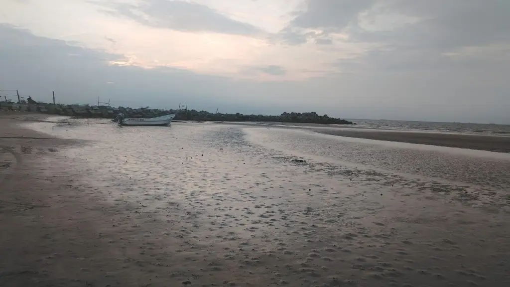 Mar se alejó casi 100 metros en playa de Alvarado