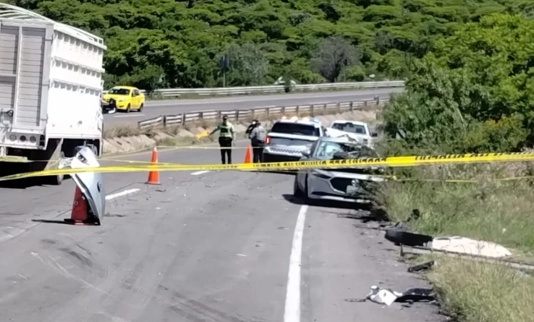 Muere automovilista tras ser impactado por tráiler en el libramiento norponiente de Querétaro