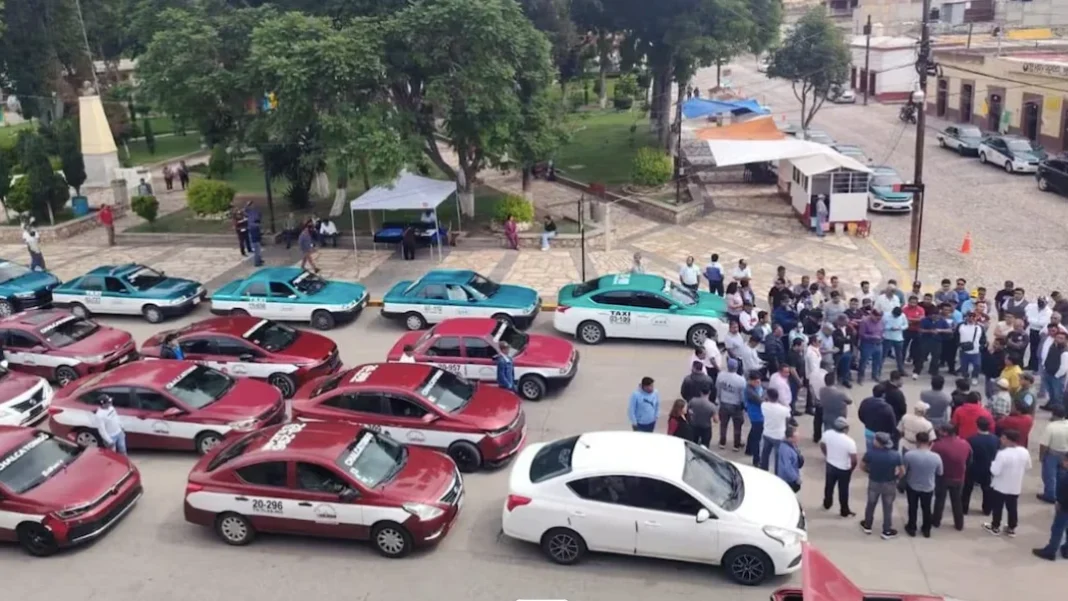 Transportistas de la Mixteca cancelan protesta en la ciudad de Oaxaca, tras mesa de negociación con autoridades estatales